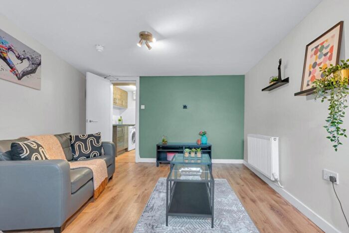 1 Bedroom House To Rent In Brudenell Avenue, Leeds, LS6