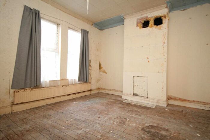 3 Bedroom End Of Terrace House For Sale In Balmoral Grove, Rhyl, Denbighshire, LL18