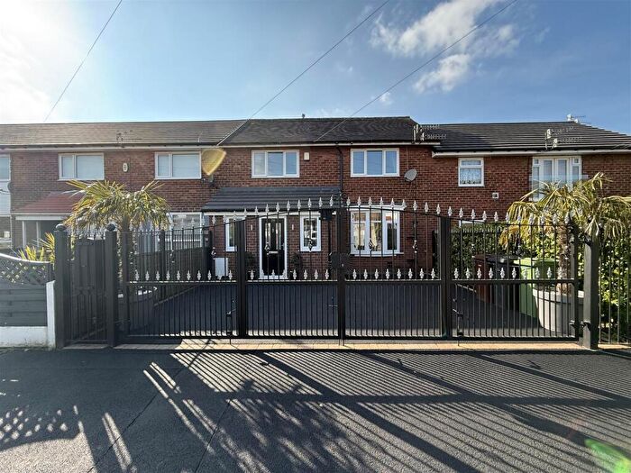 3 Bedroom Terraced House For Sale In Friezland Close, Carrbrook, Stalybridge, SK15