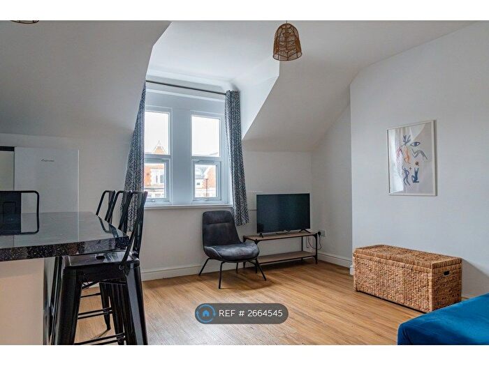 1 Bedroom Flat To Rent In Newport Road, Cardiff, CF24