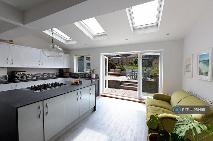 3 Bedroom Semi-Detached House To Rent In Broadway, Exeter, EX2