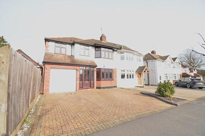 5 Bedroom Semi Detached House To Rent In Seaforth Close, Romford, RM1
