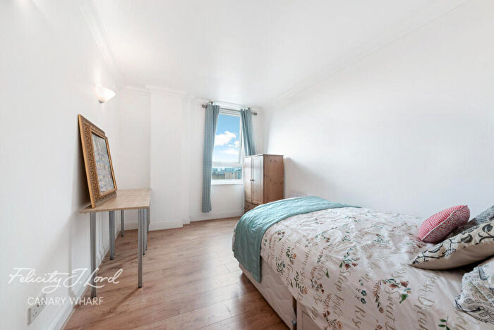 1 Bedroom Flat For Sale In Aegon House, Lanark Square, London, E14