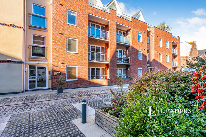 2 Bedroom Flat To Rent In Shippam Street, Chichester, West Sussex, PO19
