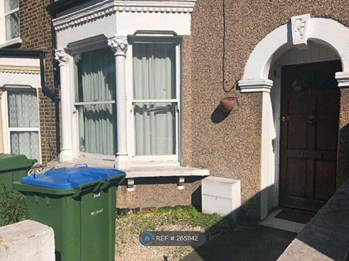 4 Bedroom Semi-Detached House To Rent In Rainton Road, London, SE7