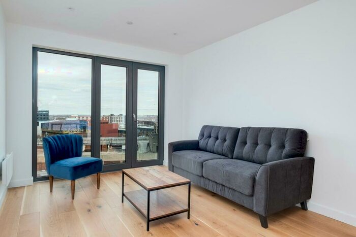 2 Bedroom Apartment To Rent In The Axium, Windmill Street, Birmingham, B1
