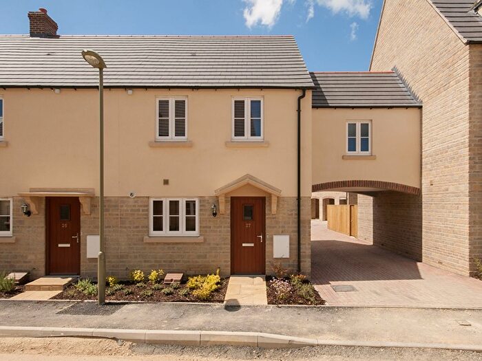 3 Bedroom End Of Terrace House To Rent In Buttercross Lane, Witney, OX28