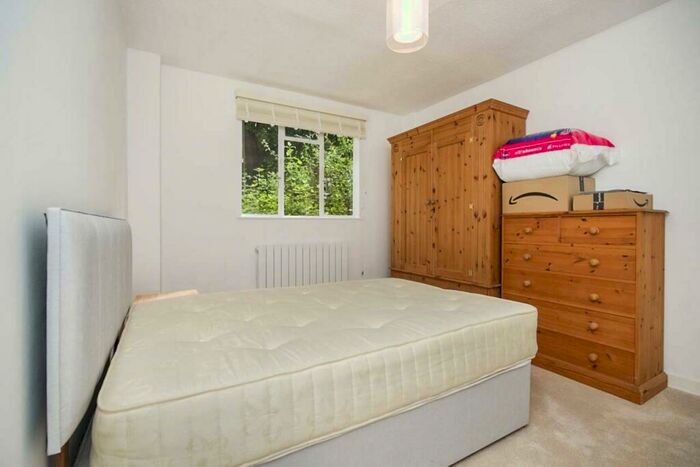 3 Bedroom Flat To Rent In Thurleigh Court, SW12