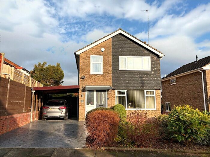 3 Bedroom Detached House For Sale In Conway Close, Heywood, Greater Manchester, OL10