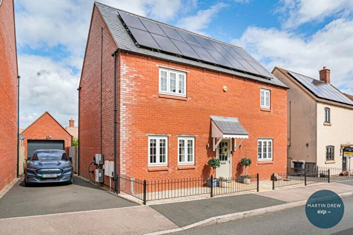 4 Bedroom Detached House For Sale In Utah Lane, Brackley, NN13