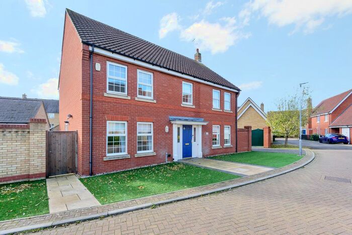 4 Bedroom Detached House To Rent In Oak Manor View, Great Leighs, Chelmsford, Essex, CM3