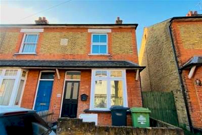 2 Bedroom Cottage To Rent In Albury Grove Road, Cheshunt, EN8