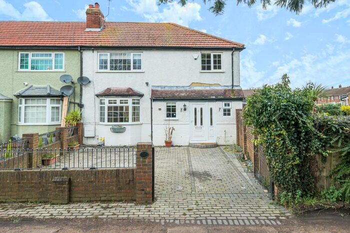 4 Bedroom End Of Terrace House To Rent In Staines-Upon-Thames, Surrey, TW19