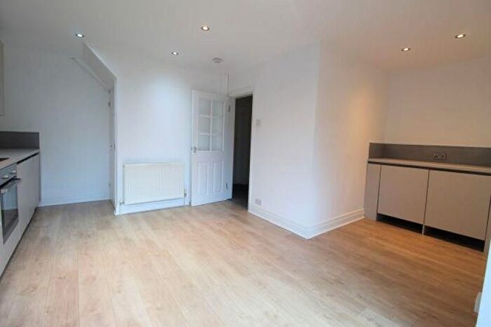 3 Bedroom Semi-Detached House To Rent In Lindi Avenue, Grappenhall, Warrington, WA4