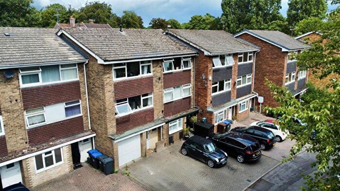 4 Bedroom House For Sale In The Cloisters, Frimley, Camberley, GU16