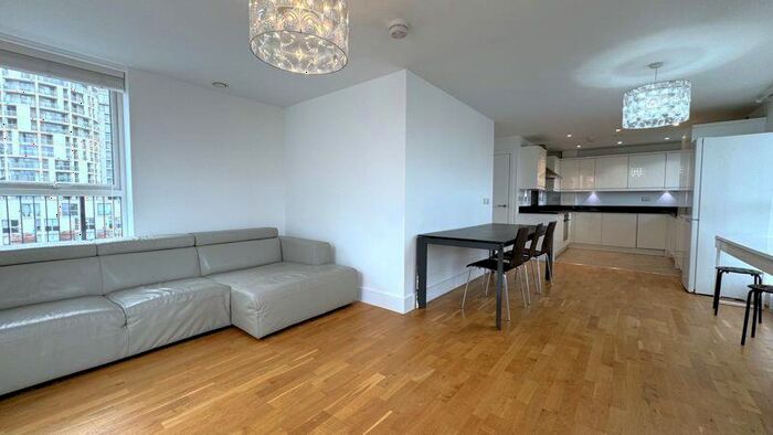 3 Bedroom Duplex To Rent In Tiller Road, Isle Of Dogs, E14
