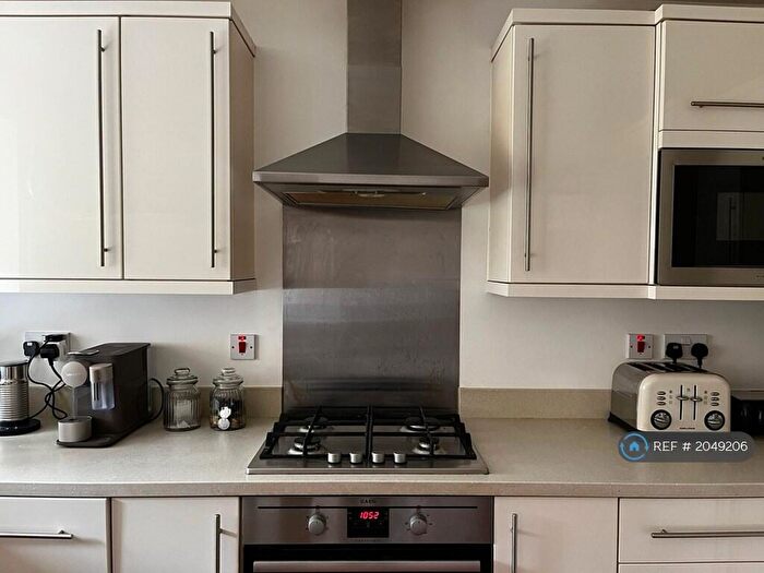 1 Bedroom Flat To Rent In Findlay Mews, Marlow, SL7