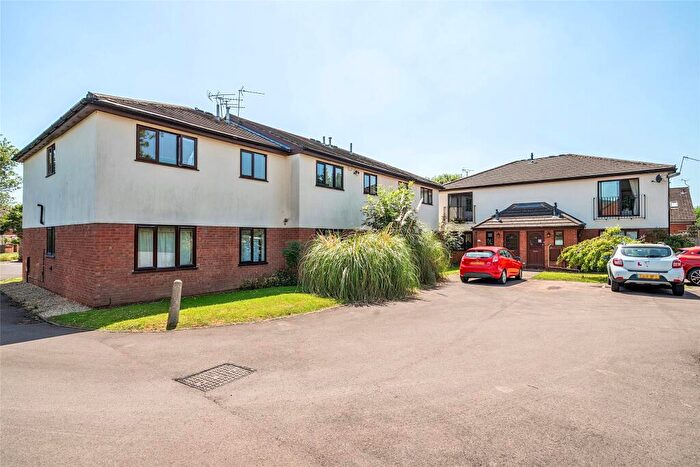 2 Bedroom Apartment For Sale In Mendip Road, Cheltenham, Gloucestershire, GL52