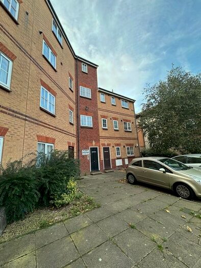 2 Bedroom Flat To Rent In Fleet House, Admiral Way, Hartlepool, TS24