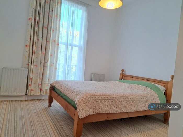 2 Bedroom Flat To Rent In Sussex Way, London, N7