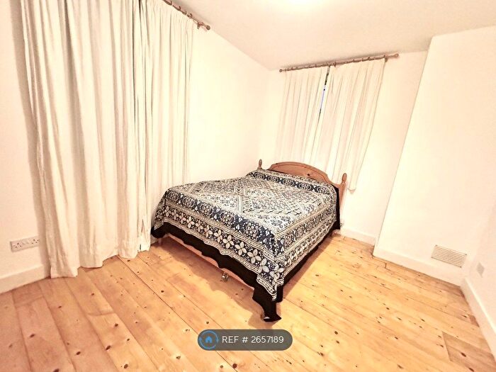 1 Bedroom Flat To Rent In Stoke Newington, London, N16