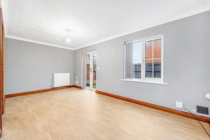 3 Bedroom End Of Terrace House For Sale In Chamomile Way, Spalding, PE11