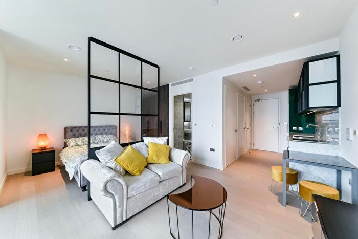 Apartment To Rent In Hobart Building, Wardian, London, E14