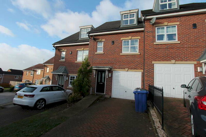 3 Bedroom Town House To Rent In 4 Woolscroft View, Hemingfield, Barnsley, S73