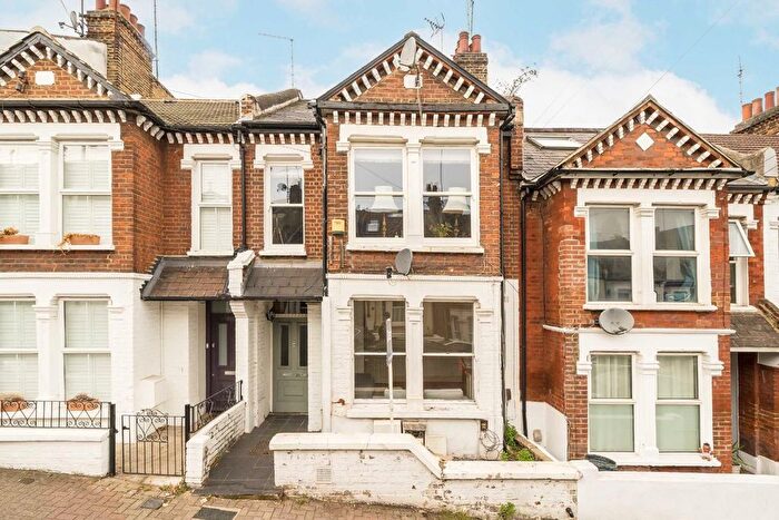 2 Bedroom Flat To Rent In Dorothy Road, Battersea, SW11
