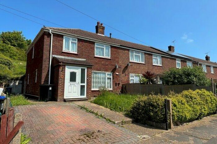 3 Bedroom Property To Rent In St. Radigunds Road, Dover, CT17