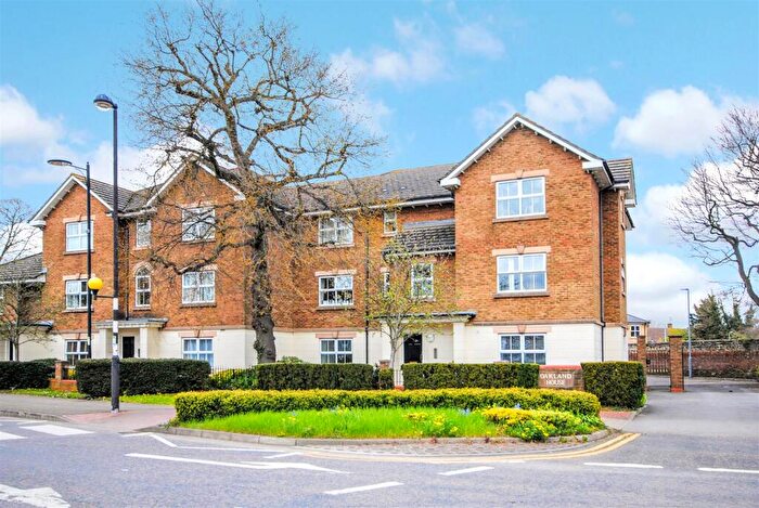 2 Bedroom Apartment For Sale In Oakland House, Leighton Buzzard, LU7