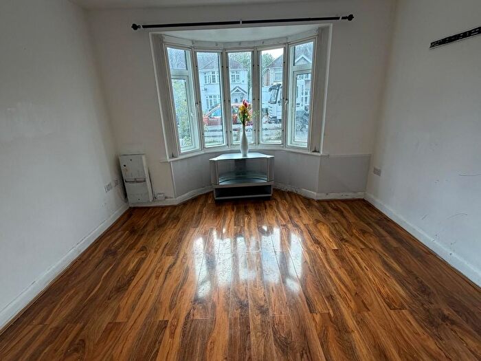 4 Bedroom Semi-Detached House To Rent In Berkeley Avenue, Hounslow, TW4