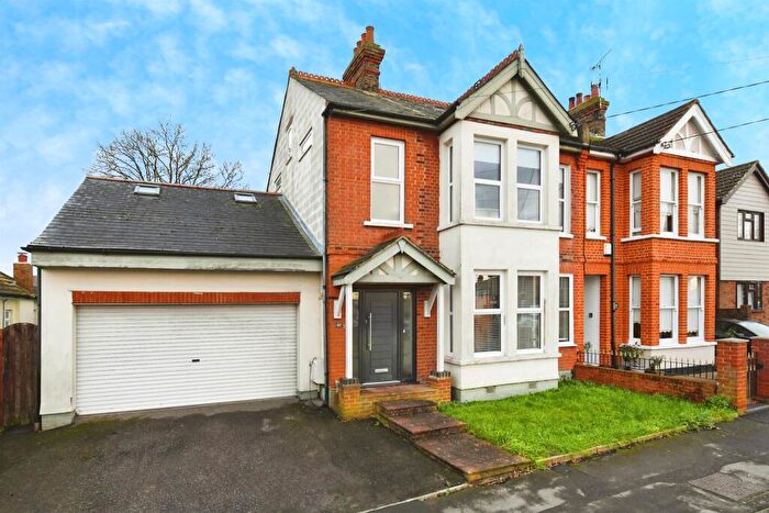 4 Bedroom Semi-Detached House For Sale In Gladstone Road, Hockley, SS5