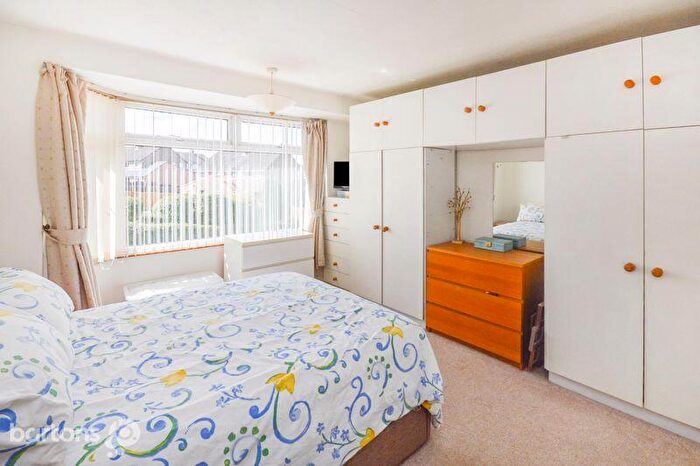 3 Bedroom Semi-Detached House For Sale In Whitehill Road, Brinsworth, S60