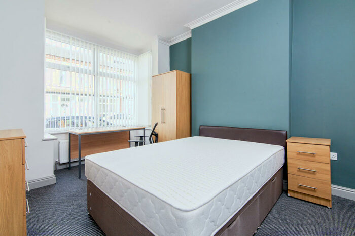 3 Bedroom Flat To Rent In Haddon Street, Salford, Salford, M6