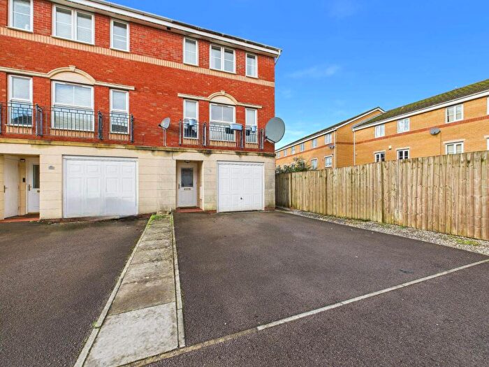 4 Bedroom Town House For Sale In Milestone Close, Heath, Cardiff., CF14