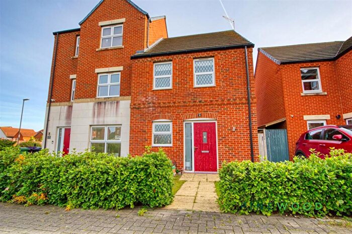 2 Bedroom Semi Detached House For Sale In Wheatsheaf Way, Clowne, S43