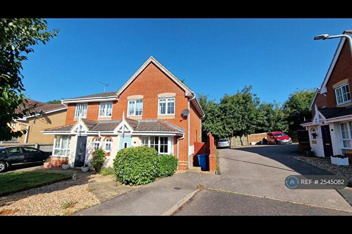 3 Bedroom Semi-Detached House To Rent In Abbots Close, Kettering, NN15