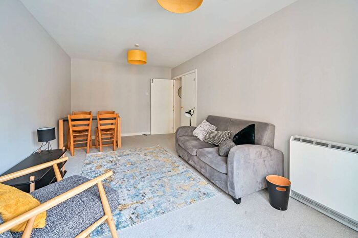 1 Bedroom Flat To Rent In Webber Street, London Bridge, London, SE1