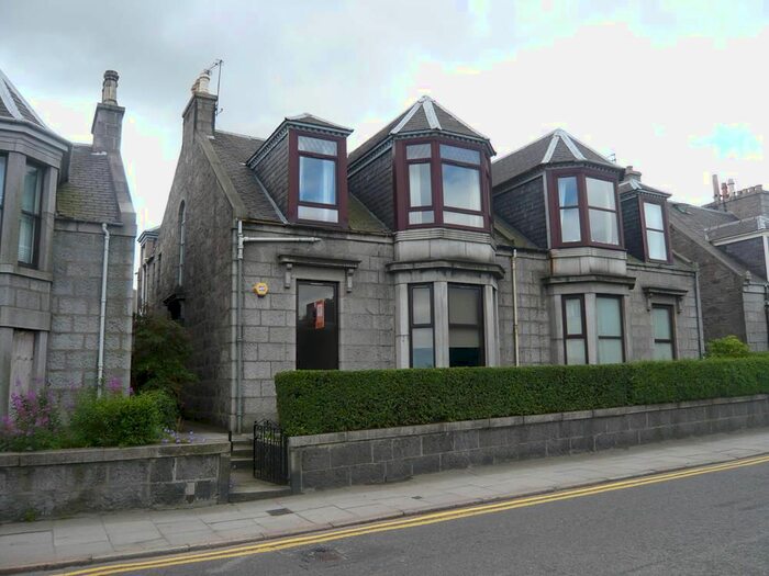 2 Bedroom Flat To Rent In Powis Terrace, Aberdeen, AB25