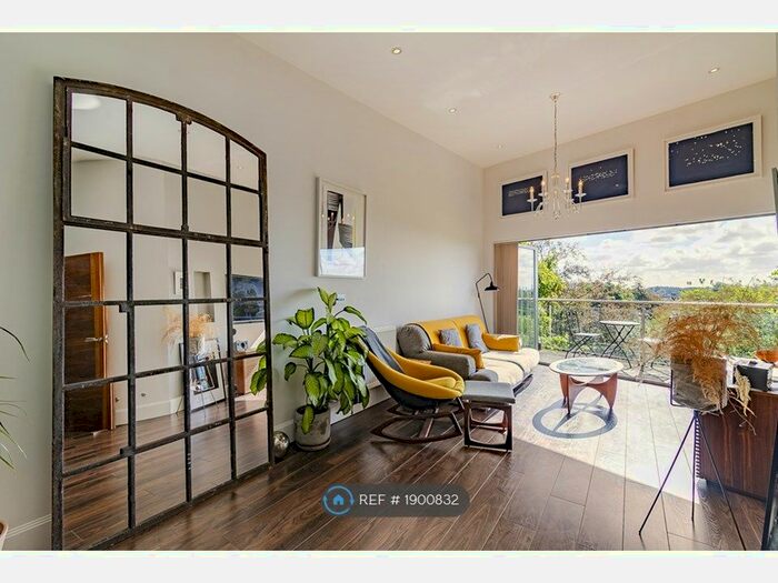 2 Bedroom Flat To Rent In Range Court, London, N21