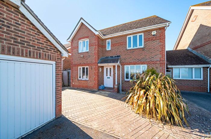 4 Bedroom Detached House For Sale In Lifeboat Way, Selsey, PO20