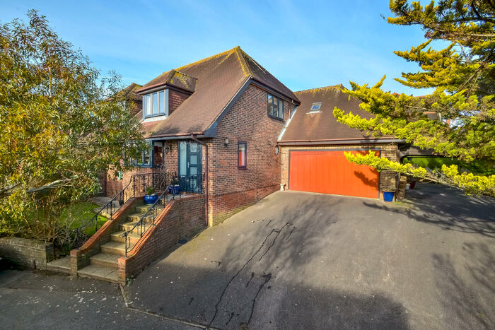 4 Bedroom Detached House For Sale In Bedhampton, Hampshire, PO9