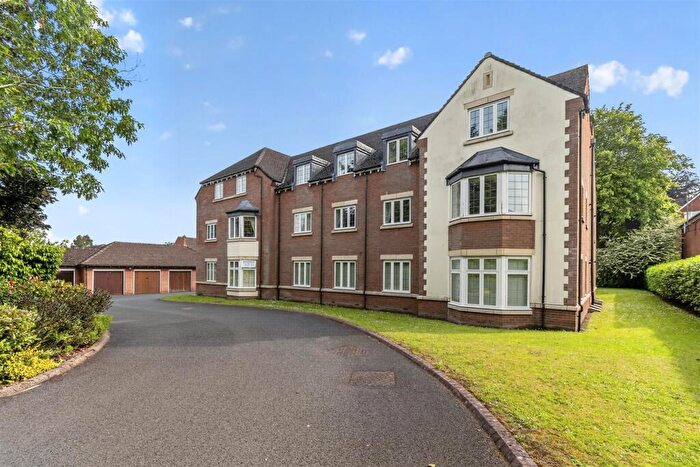 3 Bedroom Apartment To Rent In Four Oaks Road, Sutton Coldfield, B74