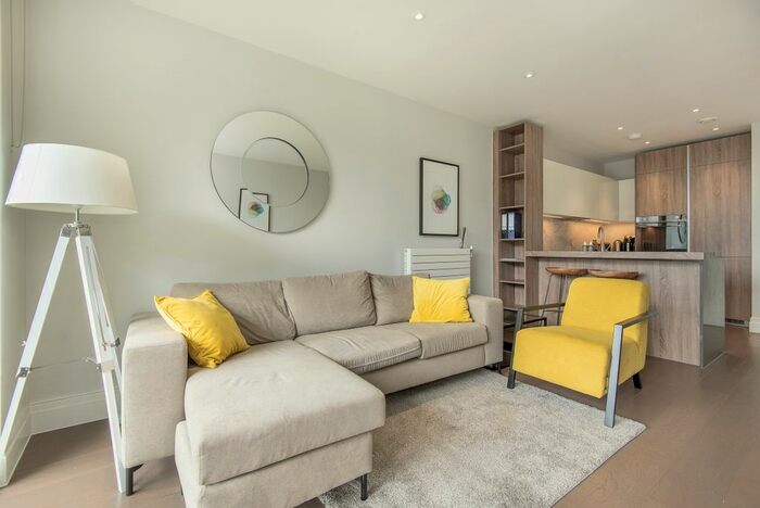 2 Bedroom Flat To Rent In Queenshurst Square, Kingston Upon Thames, KT2