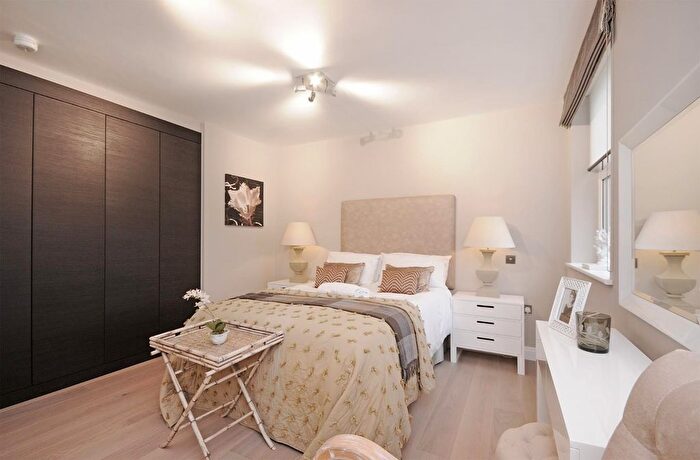3 Bedroom Flat To Rent In St. Johns Wood Park, London, NW8