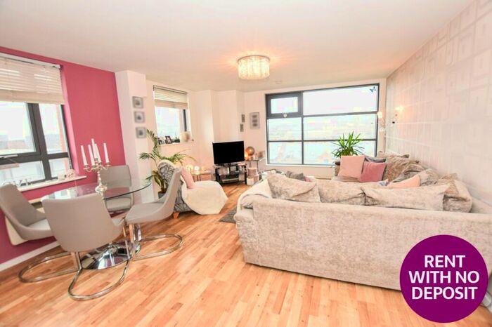 2 Bedroom Flat To Rent In City Gate, Blantyre Street, Castlefield, Manchester, M15