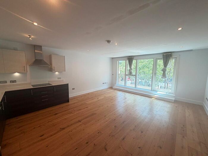 2 Bedroom Apartment To Rent In / Brandfield Street, Edinburgh, EH3