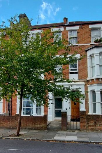 5 Bedroom Property To Rent In Foxham Road, Archway, London, N19