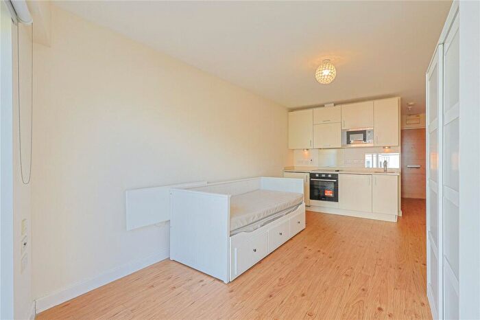 Studio To Rent In Boulevard Drive, London, NW9